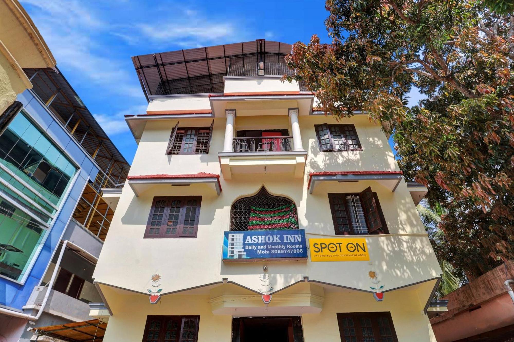 Hotel O Ashok Inn Kazhakuttam Esterno foto