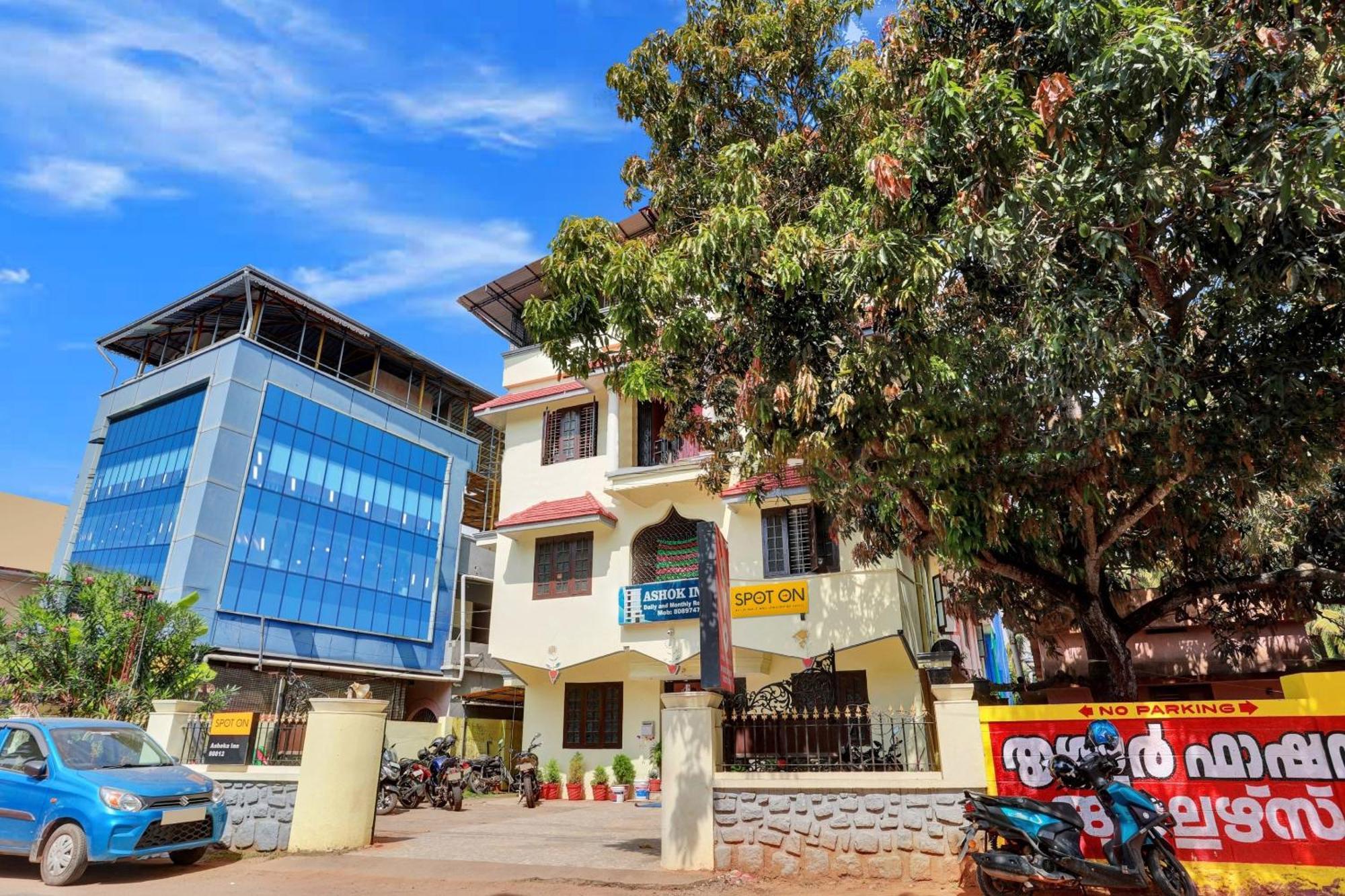 Hotel O Ashok Inn Kazhakuttam Esterno foto